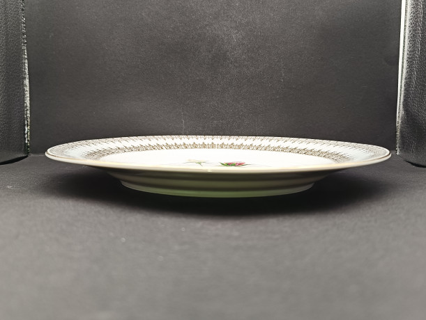 Тарелка винтажная Bavaria "Два бутона роз", фарфор, 25.5 см, Германия, 1970-80гг.