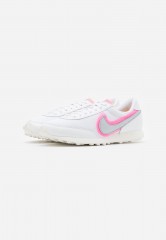 Nike Sportswear DAYBREAK Sneaker low white/atomic pink/university gold DAYBREAK Низкие кроссовки женские белый/атомно-розовый/университетское золото