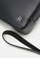 Tommy Hilfiger MODERN LEA WASHBAG UNISEX Wash bag black MODERN LEA WASHBAG UNISEX Сумка для стирки черный