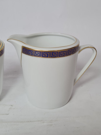 Молочник и сахарница винтажные PMR Jager & Co Bavaria, белый фарфор с золотисто-голубым узором, 11 x 8,5 см / 15 см / 20,5 см, Германия, 1960-70гг.