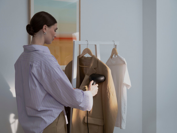 Steamery Steamery Dampfbugeleisen Cirrus X Handheld Steamer, 1200 W, Faltenfreie, frische und vorzeigbare Kleidung  Паровой утюг Cirrus X, ручной отпариватель, 1200 Вт, не мнется, свежая и презентабельная одежда