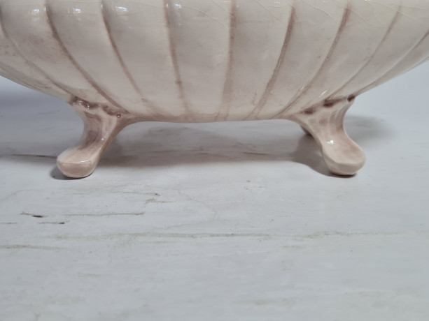 Фруктовница винтажная Bassano большая, на ножках, украшенная цветами, керамика, 22 х 10.5 см, Италия, 1960-70гг.