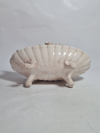 Фруктовница винтажная Bassano большая, на ножках, украшенная цветами, керамика, 22 х 10.5 см, Италия, 1960-70гг.