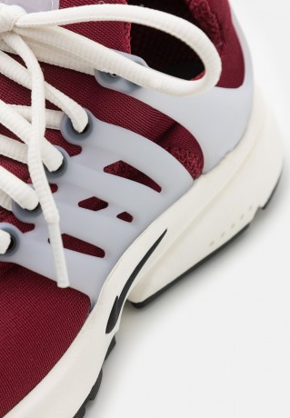 Nike Sportswear AIR PRESTO UNISEX Sneaker low team red/black/white AIR PRESTO UNISEX Низкие кроссовки женские команда красный/черный/белый