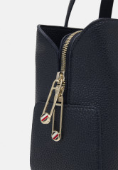 Tommy Hilfiger ELEMENT SATCH Handbag desert sky ELEMENT SATCH Сумочка небо пустыни