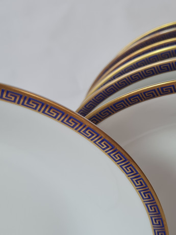 Набор тарелок винтажных PMR Jager & Co Bavaria, белый фарфор с золотисто-голубым узором, 7 шт х 23 x 4 см, Германия, 1960-70гг.