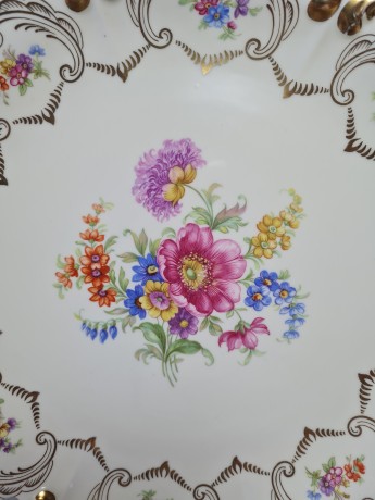German porcelain, Винтажная фарфоровая Тарелка с цветами и обильной позолотой, 28см, 1960г.
