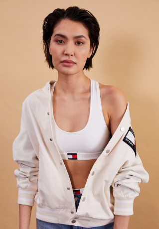 Tommy Hilfiger TOMMY HILFIGER X SHAWN MENDES BRALETTE Bustier white БЮСТГАЛЬТЕР TOMMY HILFIGER X SHAWN MENDES Бюстье белый