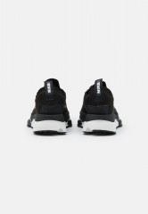 Nike Sportswear ZOOM TYPE Sneaker low black/summit white ZOOM TYPE Низкие кроссовки женские черный/высокобелый