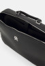 Tommy Hilfiger EMBLEM LAPTOP BAG Laptop bag black СУМКА ДЛЯ НОУТБУКА EMBLEM Сумка для ноутбука черный