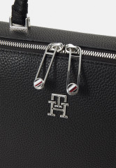 Tommy Hilfiger EMBLEM LAPTOP BAG Laptop bag black СУМКА ДЛЯ НОУТБУКА EMBLEM Сумка для ноутбука черный