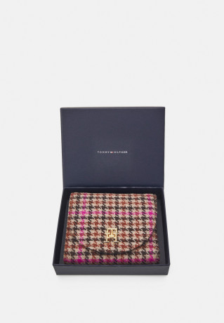 Tommy Hilfiger LIFE WALLET Wallet beige ЖИЗНЬ КОШЕЛЕК Кошелек бежевый