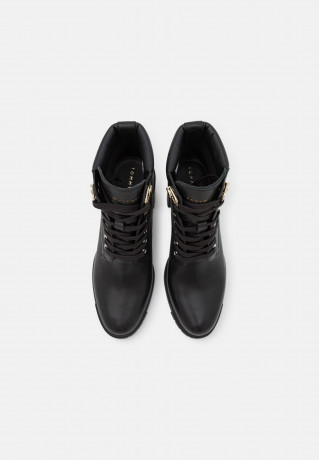 Tommy Hilfiger OUTDOOR LACE UP BOOT High heeled ankle boots black OUTDOOR LACE UP BOOT Ботильоны на высоком каблуке черный