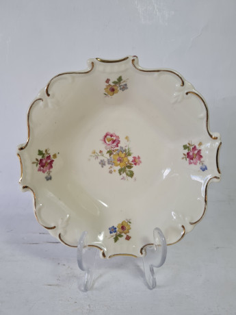 Тарелка винтажная Schrinding Bavaria для сервировки, цветочный декор и фигурный край, фарфор, 16 x 16 x 4,5 см, Германия, 1960-70гг.