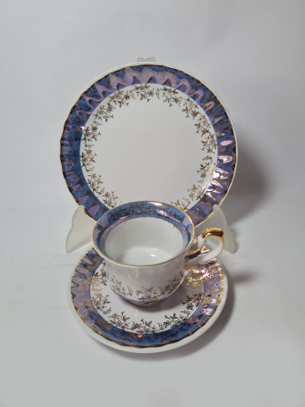 Fena Porzellan Винтажное чайное трио с синей окантовкой и позолоченным цветочным узором, Германия, 1960-70гг.