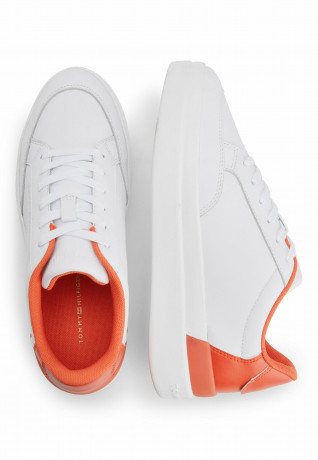 Tommy Hilfiger COLOUR POP CUPSOLE Trainers white earth orange COLOR POP CUPSOLE Кроссовки белый земляной оранжевый