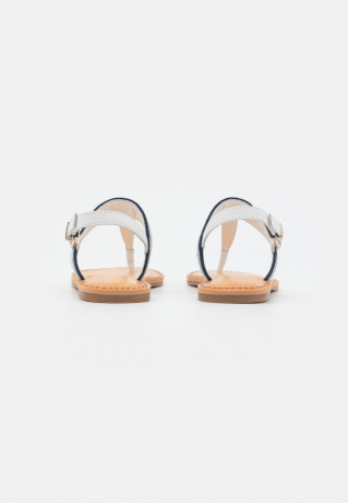 Tommy Hilfiger CORPORATE FLAT T-bar sandals ecru CORPORATE FLAT Сандалии с Т-образной перемычкой экрю