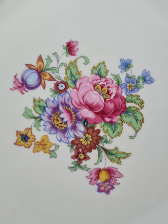 Тарелка с разноцветным цветочным рисунком и позолоченным узором, 29 x 4 см, Германия, 1960-70гг.