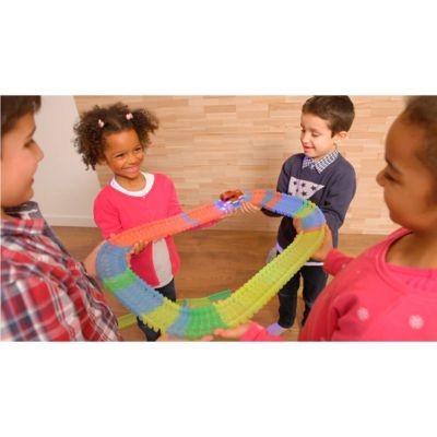 FANTASTIC TRACKS Rennstrecke mit Auto 162 Teile Autorennbahnsets Гоночная трасса с автомобилем Набор из 162 деталей для гоночной трассы