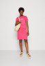 Tommy Hilfiger REGULAR SHORT DRESS Jersey dress bright cerise pink ОБЫЧНОЕ КОРОТКОЕ ПЛАТЬЕ Платье из джерси ярко-вишнево-розовый