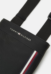 Tommy Hilfiger MINI CROSSOVER Across body bag black MINI CROSSOVER Сумка через плечо черный