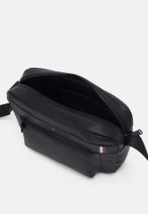Tommy Hilfiger CENTRAL MESSENGER UNISEX Across body bag black CENTRAL MESSENGER UNISEX Сумка через плечо черный