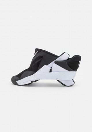 Nike Sportswear GO FLYEASE Sneaker low black/white GO FLYEASE Низкие кроссовки женские черно-белый