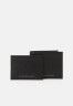 Tommy Hilfiger HOLDER & MINI  WALLET SET Wallet black НАБОР ДЕРЖАТЕЛЯ И МИНИ-КОШЕЛЬКА Бумажник черный