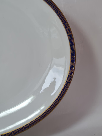 Набор тарелок винтажных PMR Jager & Co Bavaria, белый фарфор с золотисто-голубым узором, 36 x 26 x 3 см и 33,5 x 23,5 x 3 см, Германия, 1960-70гг.