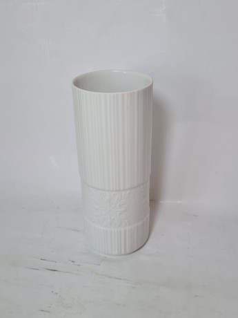 Ваза винтажная Edelstein Bavaria, белый фарфор с фактурным узором, 22 x 8,5 см, Германия, 1960-70гг.