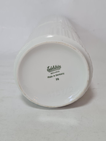 Ваза винтажная Edelstein Bavaria, белый фарфор с фактурным узором, 22 x 8,5 см, Германия, 1960-70гг.