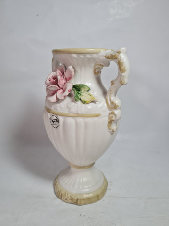 Ваза винтажная FKON с объемной розой, с двумя ручками, керамика, 21 см, Италия, 1960-70гг.