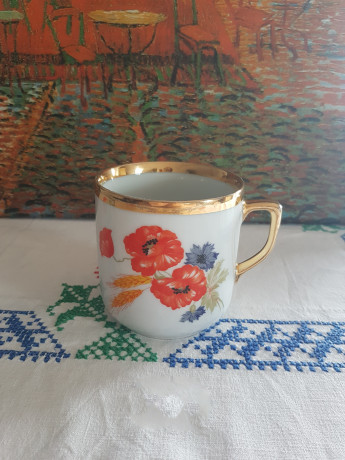 Royal Dux Bohemia Czechoslovakia Чашка с ручкой "Красные маки" с позолоченной цифрой 70, 9,5см x 12см, Чехословакия, 1960-70гг.