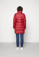 Tommy Hilfiger BAFFLE Down coat rouge BAFFLE Пуховик румяна