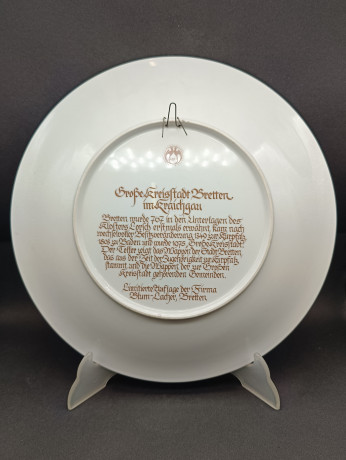 Тарелка сувенирная винтажная Lusa с гербами "Бреттен", фарфор, 30 см, Германия, 1970-80гг.