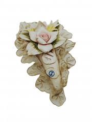 Статуэтка-свадебный сувенир винтажный Capodimonte "Пастельные розы", фарфор/текстиль, Италия, 15 х 6 см, 1960-70гг.