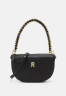Tommy Hilfiger HALF MOON CROSSOVER Across body bag black HALF MOON CROSSOVER Сумка через плечо черный