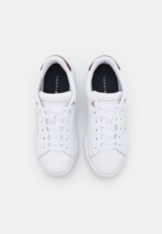 Tommy Hilfiger SIGNATURE COURT Trainers white ПОДПИСЬ СУД Кроссовки белый
