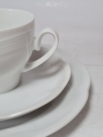 Набор посуды для кофе винтажный на 3 персоны Schumann, белый фарфор с фактурным узором, Германия, 1960-70гг.