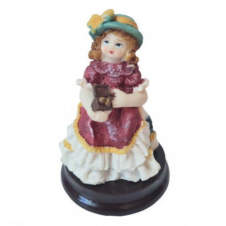Статуэтка винтажная миниатюрная Leonardo "Девочка в нарядном платье с коробкой конфет", 7 x 4 см, Германия, 1960-70гг.