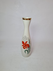 Ваза винтажная Bareuther Waldsassen Bavaria, белый фарфор с яркими красными цветами и позолоченным ободком, 28,5 x 7 см / 5 см, Германия, 1960-70гг.