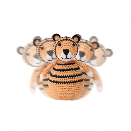 SindiBaba® Baby-Stehaufmannchen Tiger TONI gehakelt mit Glockchen Детская стоячая игрушка тигренок TONI связана крючком с колокольчиком
