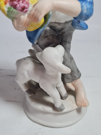 Статуэтка винтажная Marks & Rosenfeld "Мальчик с овечкой", фарфор, 19 см, Германия, 1960-70гг.