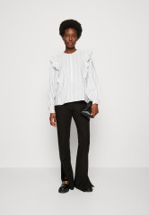 Tommy Hilfiger FRILL BLOUSE Button-down blouse ecru/blue FRILL BLOUSE Блузка на пуговицах экрю/синий