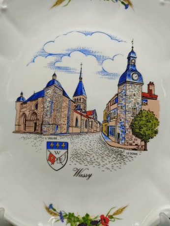 Тарелка декоративная винтажная Sarreguemines / Anne Ehret Ranrupt "Васси", сувенирная, фарфор, 26 см, Франция, 1960-70гг.