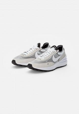 Nike Sportswear WAFFLE ONE Sneaker low summit white/white-black-orange WAFFLE ONE кроссовки женские низкие вершина белый/бело-черно-оранжевый