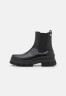 Tommy Hilfiger PREPPY OUTDOOR LOW BOOT Platform ankle boots black PREPPY OUTDOOR LOW BOOT Ботильоны на платформе черный