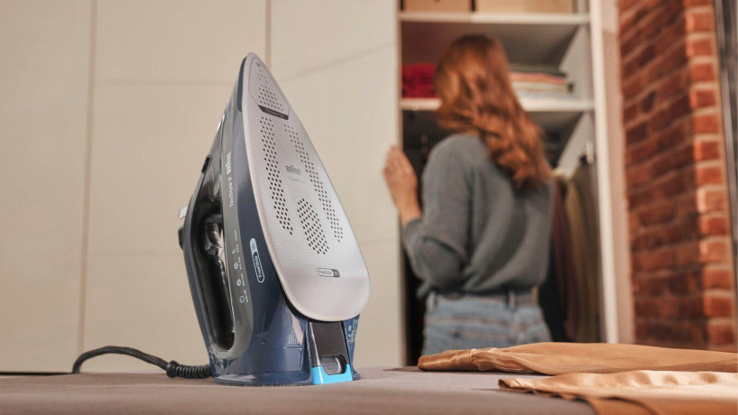 Braun Braun Dampfbugeleisen Dampfbugeleisen TexStyle 9 SI 9682 DB, 3200 W  Паровой утюг Braun Паровой утюг TexStyle 9 SI 9682 DB, 3200 Вт