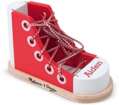 Melissa  Doug Deluxe-Sneaker aus Holz zum Schnuren кроссовки Deluxe на шнуровке