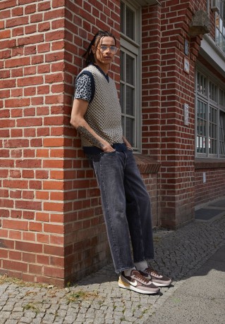 Nike Sportswear WAFFLE ONE Sneaker low light chocolate/natural/oil grey WAFFLE ONE кроссовки женские низкие светло-шоколадный/натуральный/маслянисто-серый